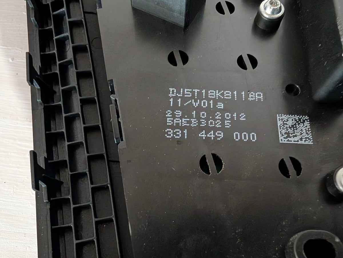 Radio Control Panel from a 2013 Ford Escape, photo 5