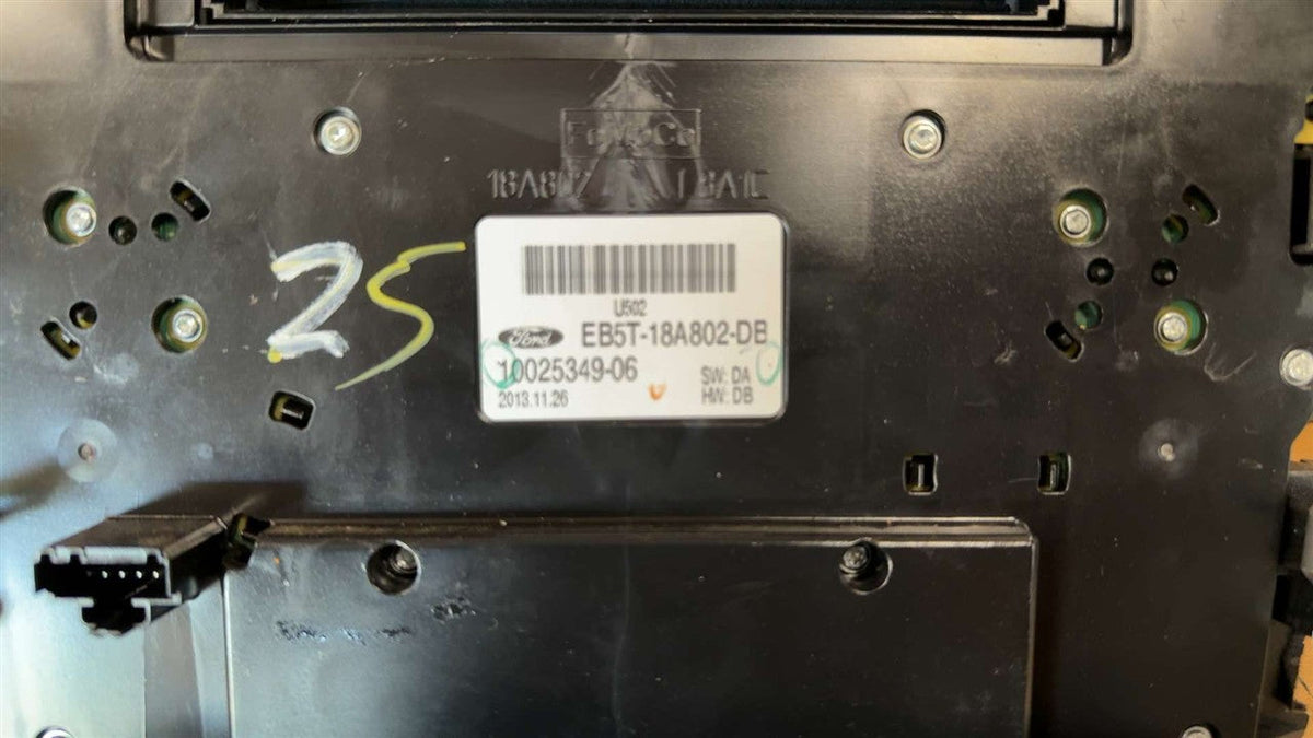 Radio Control Panel from a 2014 Ford Explorer, photo 7