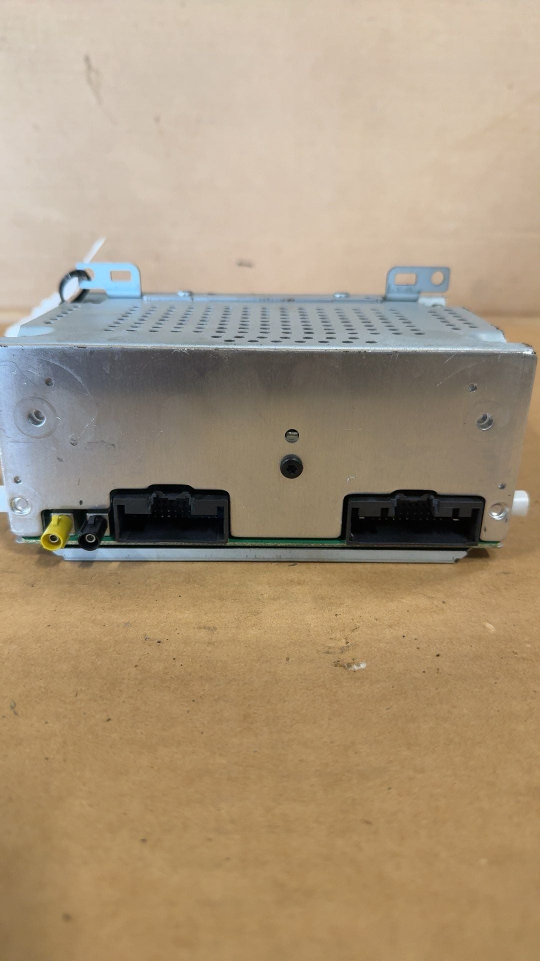 Radio Receiver from a 2017 Ford Focus, photo 2