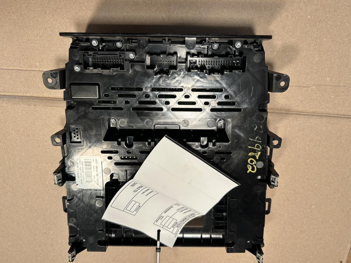 Radio Control Panel from a 2020 Ford Fusion, photo 2