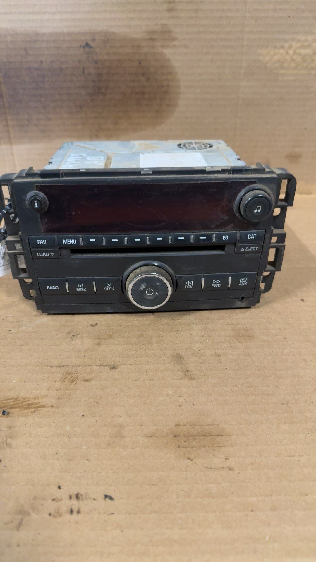 Radio Receiver from a 2008 GMC Acadia, photo 1