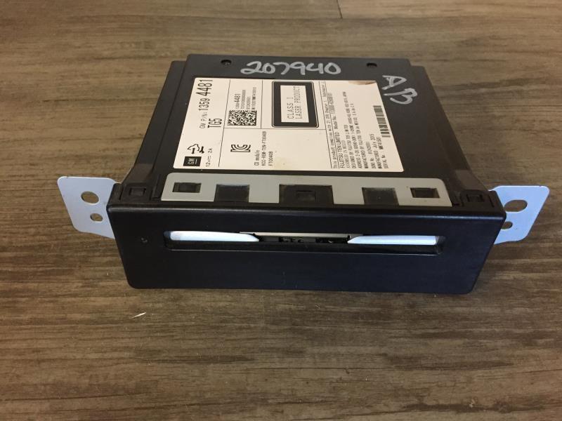 CD Player from a 2015 GMC Sierra 2500, photo 2