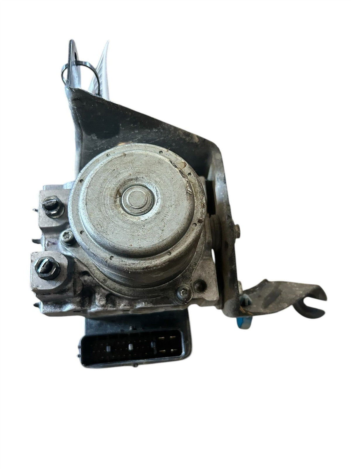ABS Pump Module from a 2008 Acura TL, photo 2