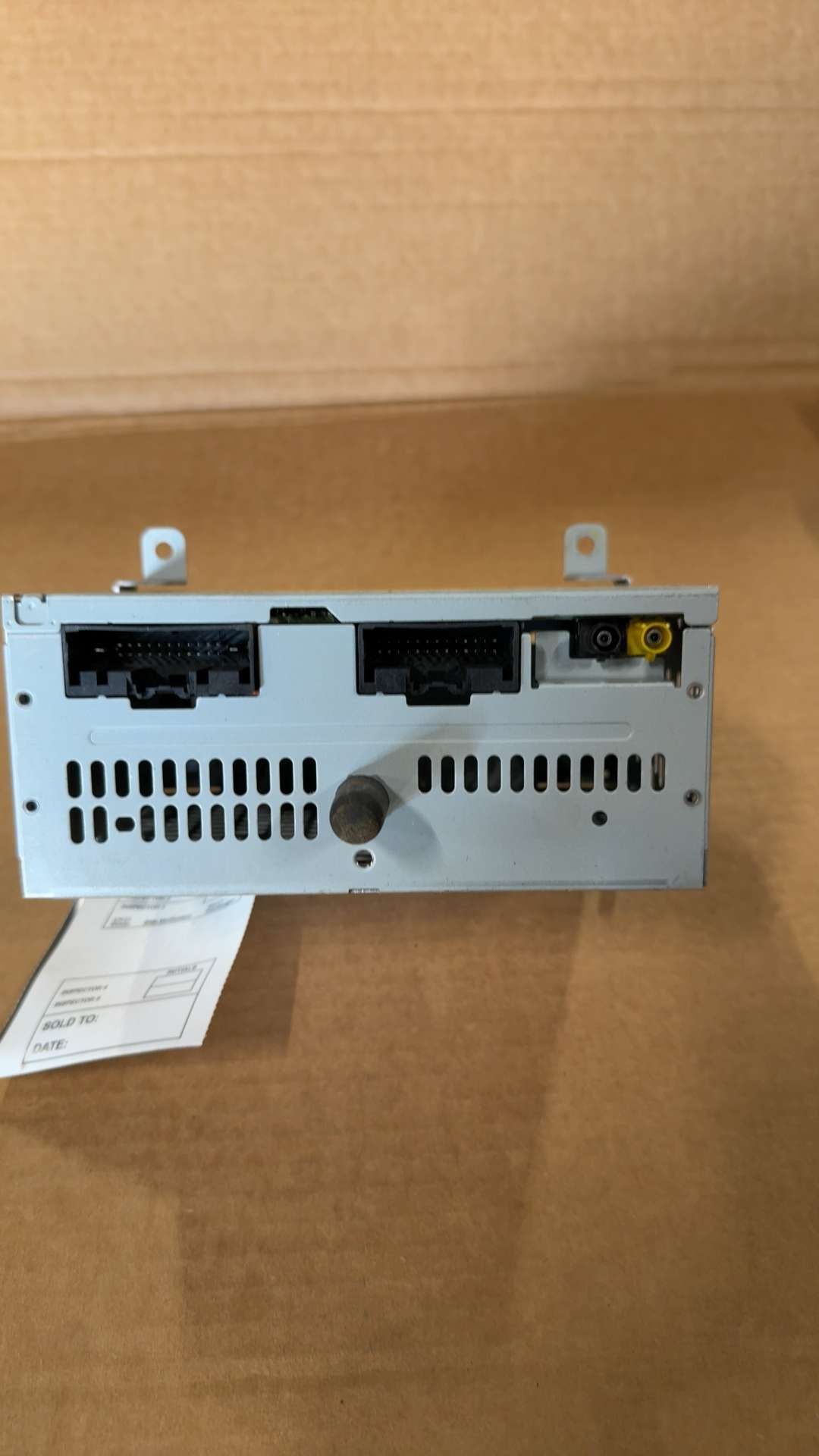 Radio Receiver from a 2020 Ford Mustang, photo 1