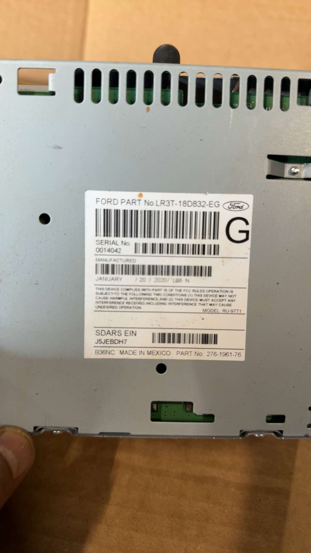 Radio Receiver from a 2020 Ford Mustang, photo 3