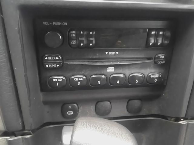 Radio Receiver from a 2003 Ford Mustang, photo 1