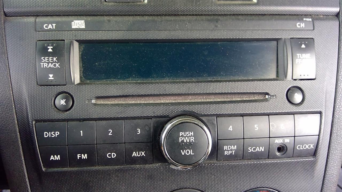 Radio Receiver from a 2012 Nissan Altima, photo 1