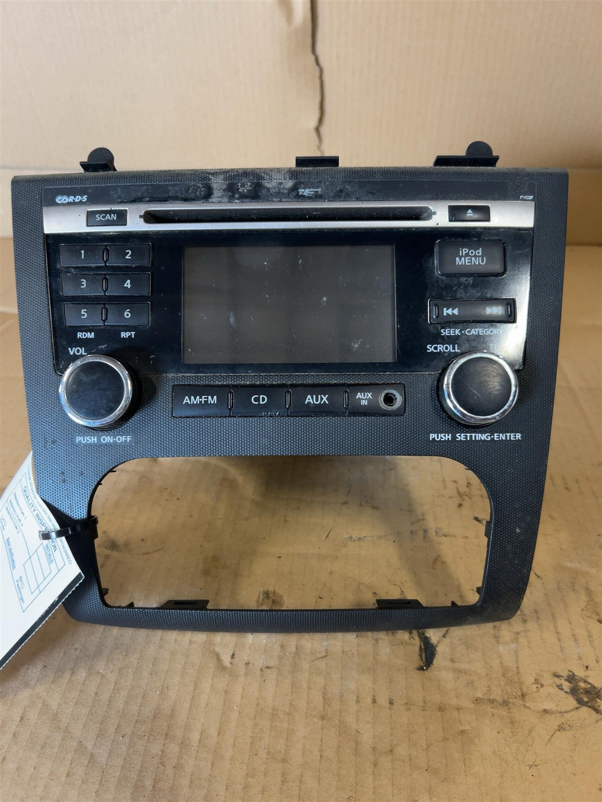 Radio Receiver from a 2012 Nissan Altima, photo 2