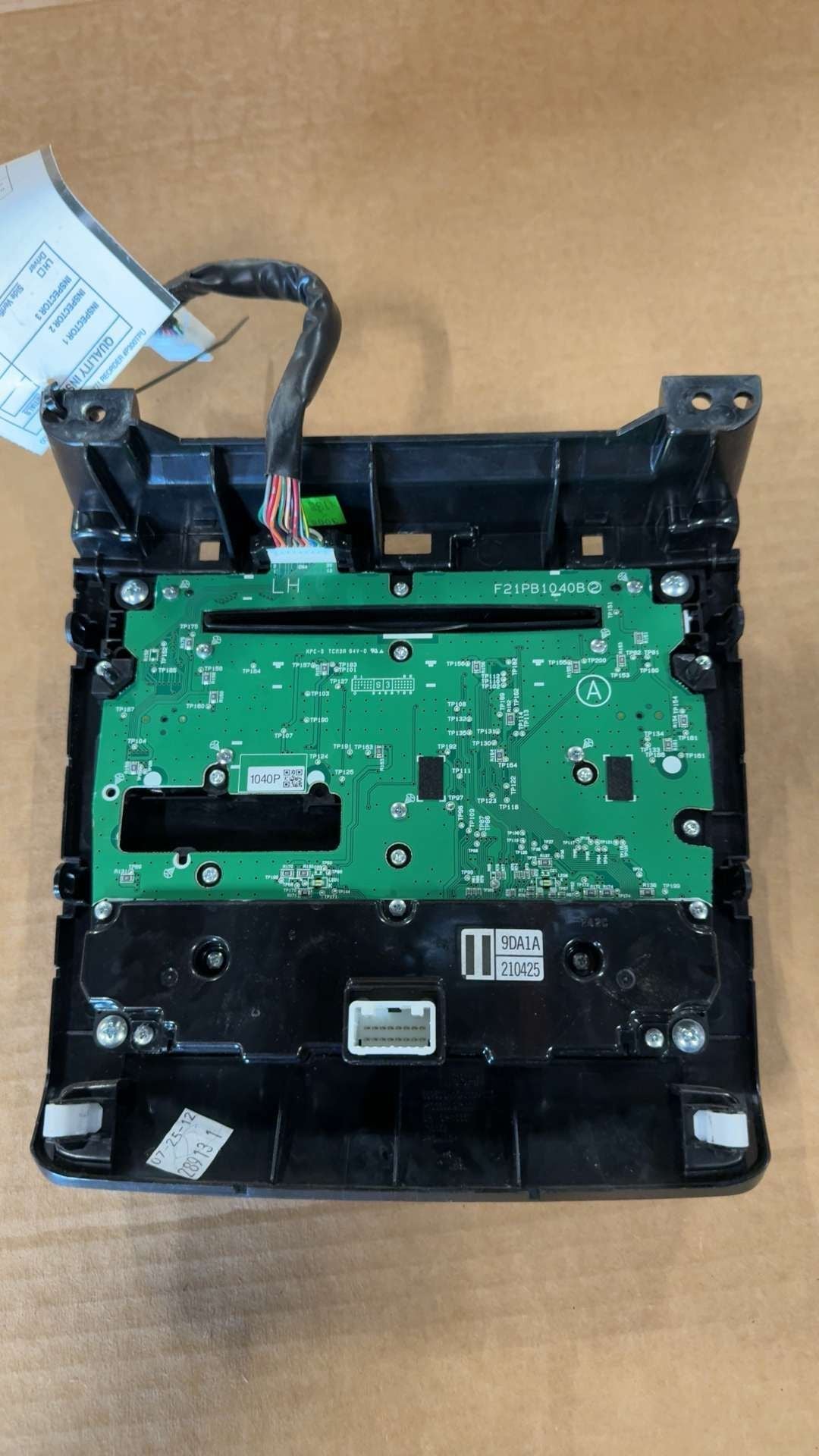 Radio Receiver from a 2013 Nissan Maxima, photo 4