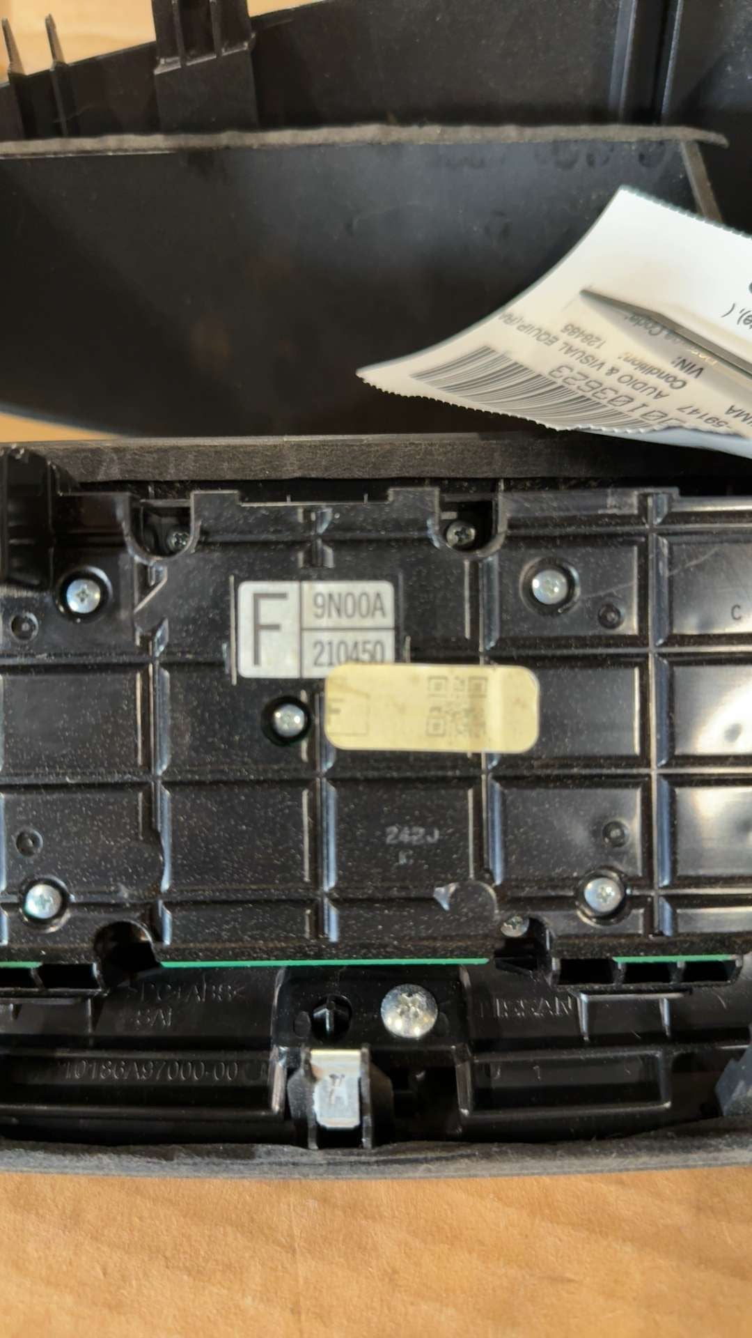 Audio and Climate Control Panel from a 2013 Nissan Maxima, photo 6