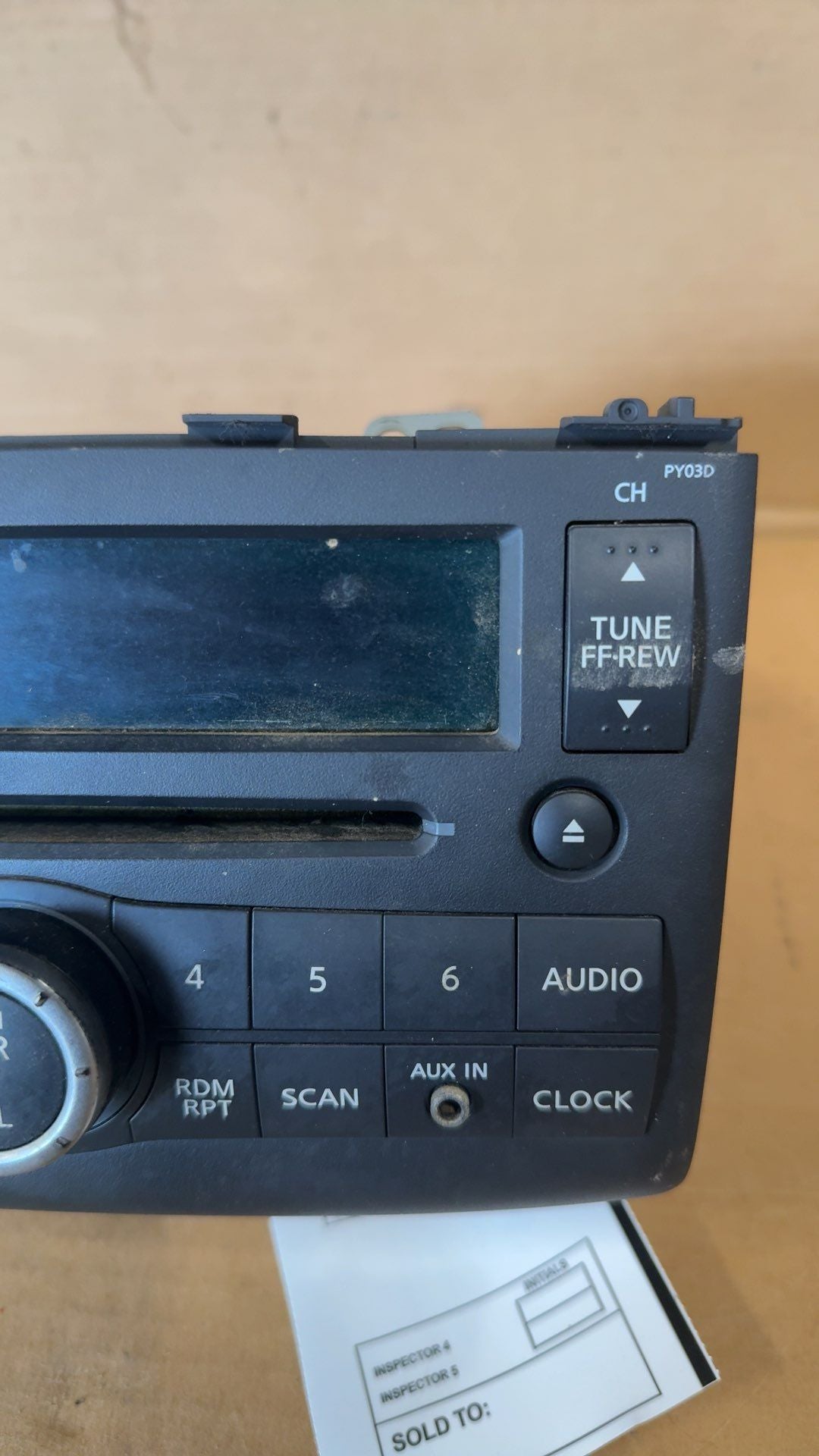 Radio Receiver from a 2008 Nissan Rogue, photo 3