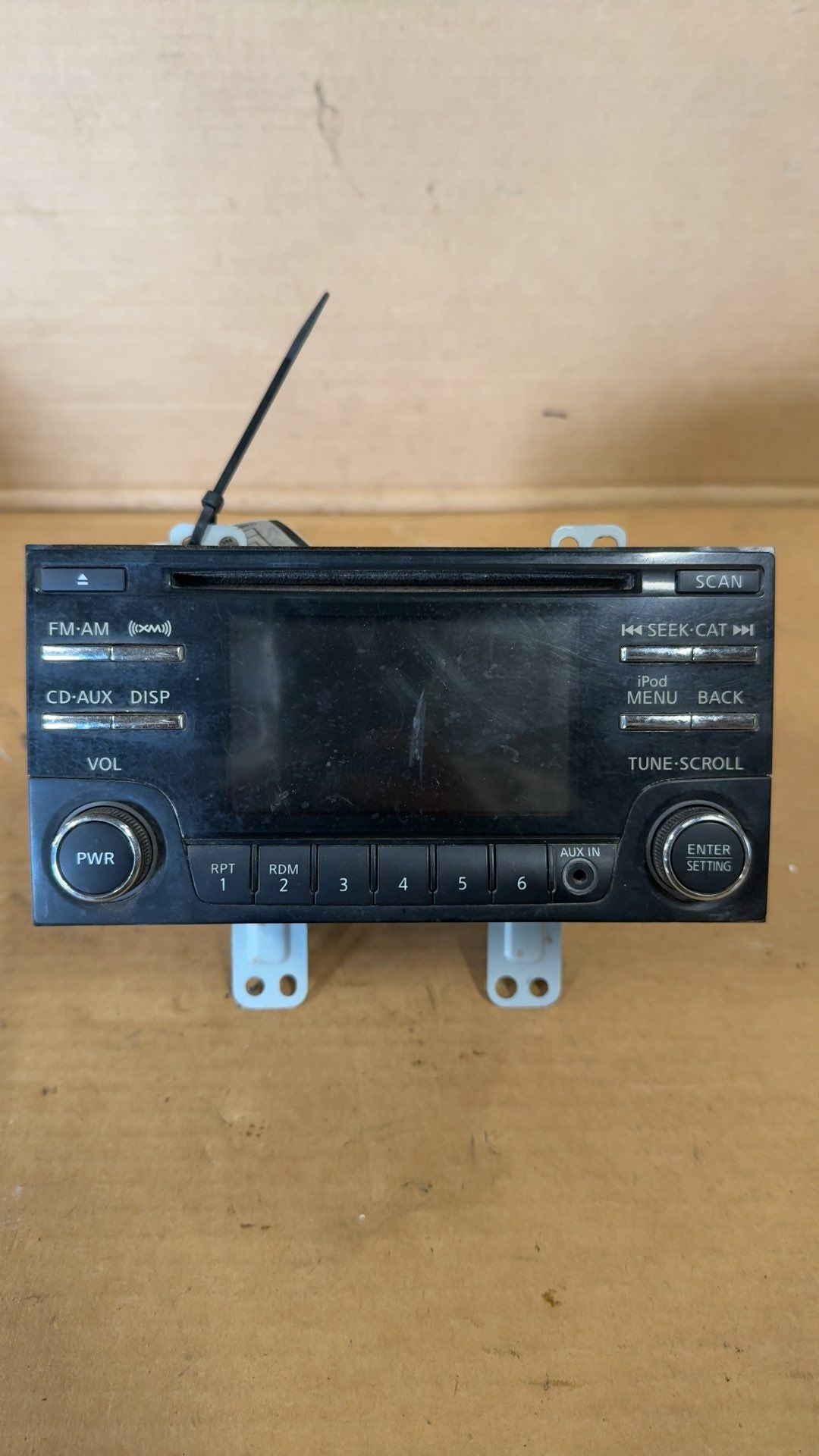 Radio Receiver from a 2014 Nissan Rogue, photo 1