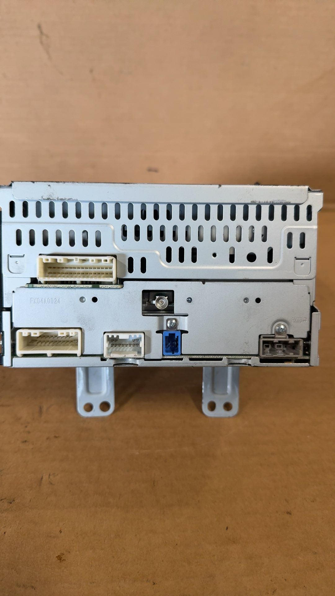 Radio Receiver from a 2014 Nissan Rogue, photo 3