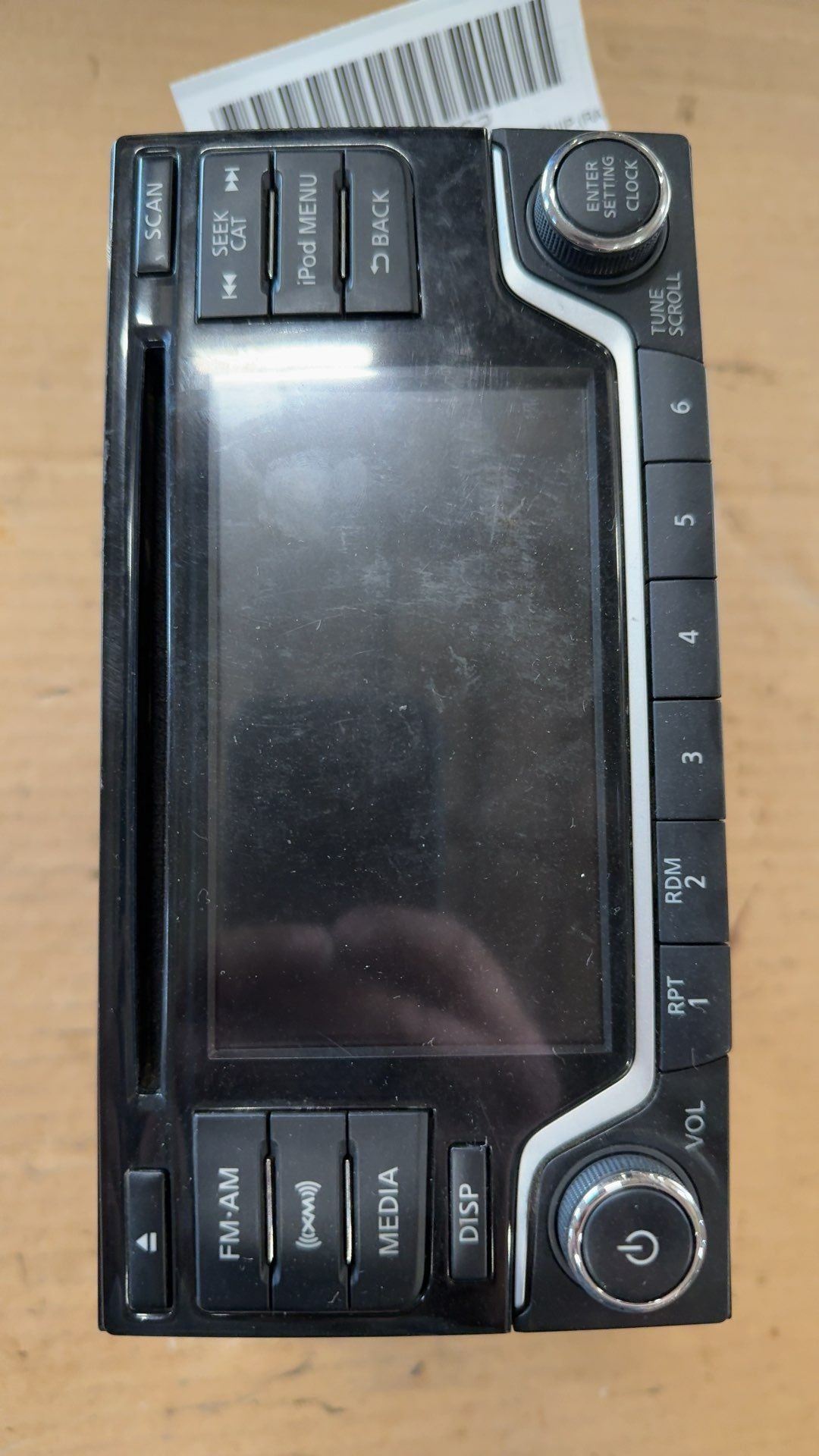 Radio Receiver from a 2017 Nissan Sentra, photo 2