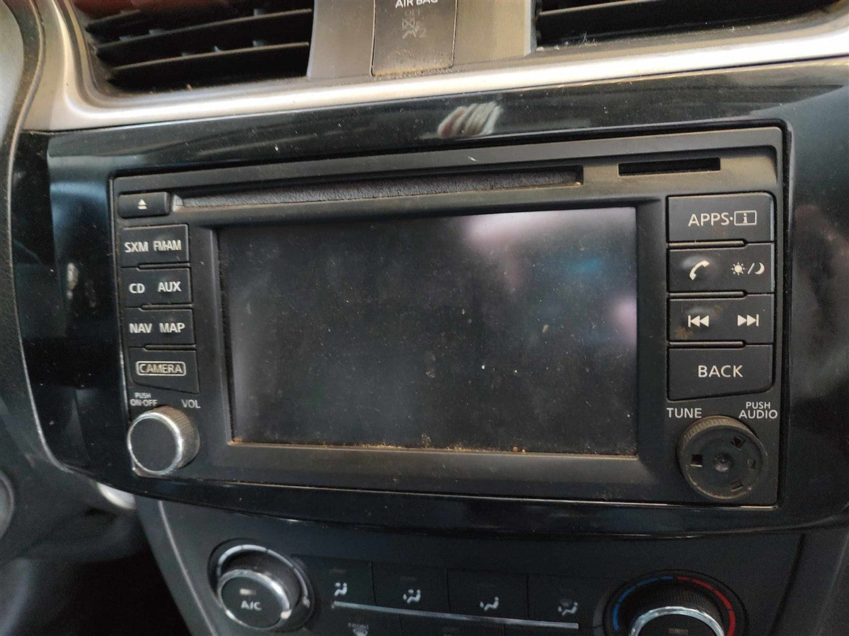 Radio Receiver from a 2017 Nissan Sentra, photo 1
