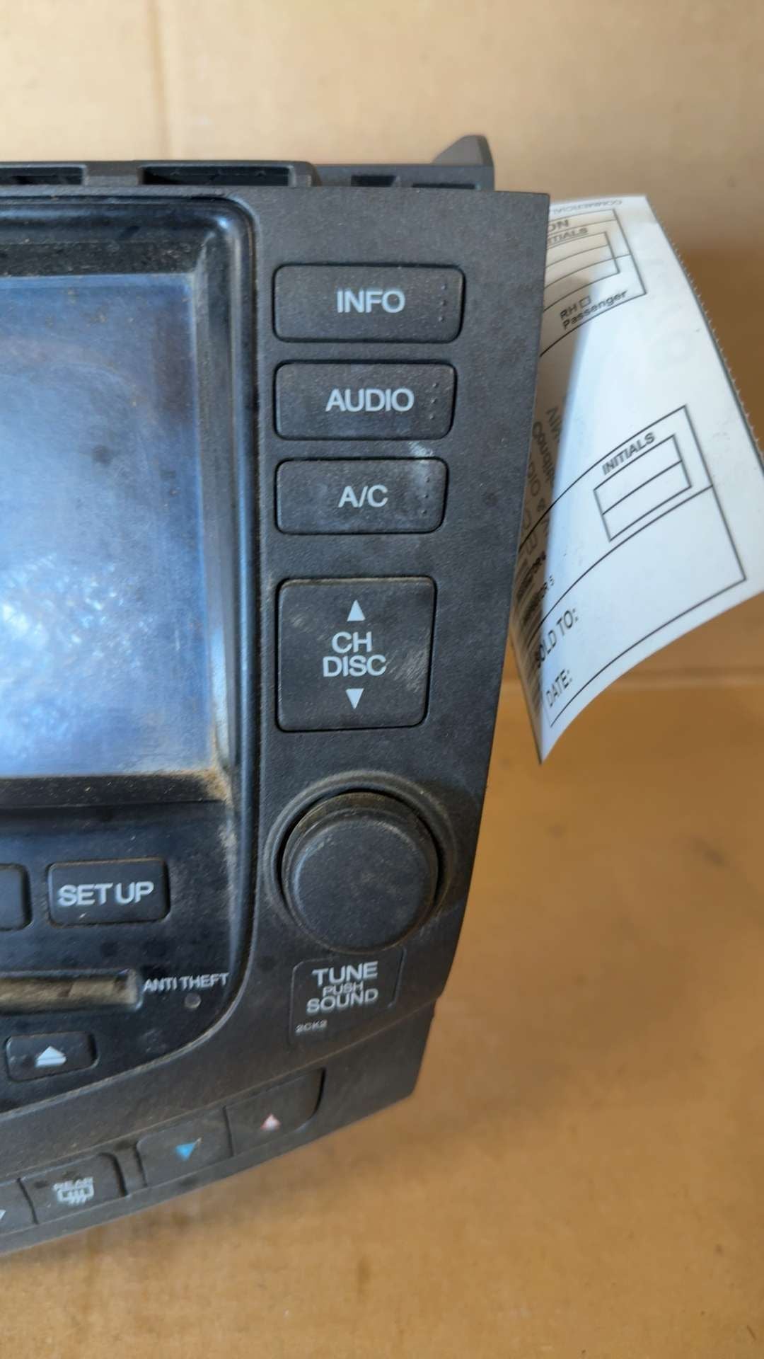 Radio Receiver from a 2005 Honda Accord, photo 4