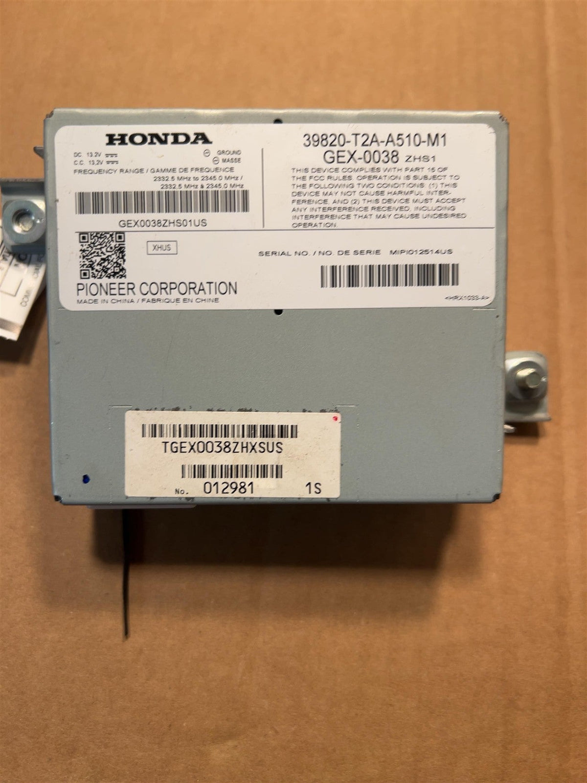 Satellite Radio Receiver Module from a 2014 Honda Accord, photo 1