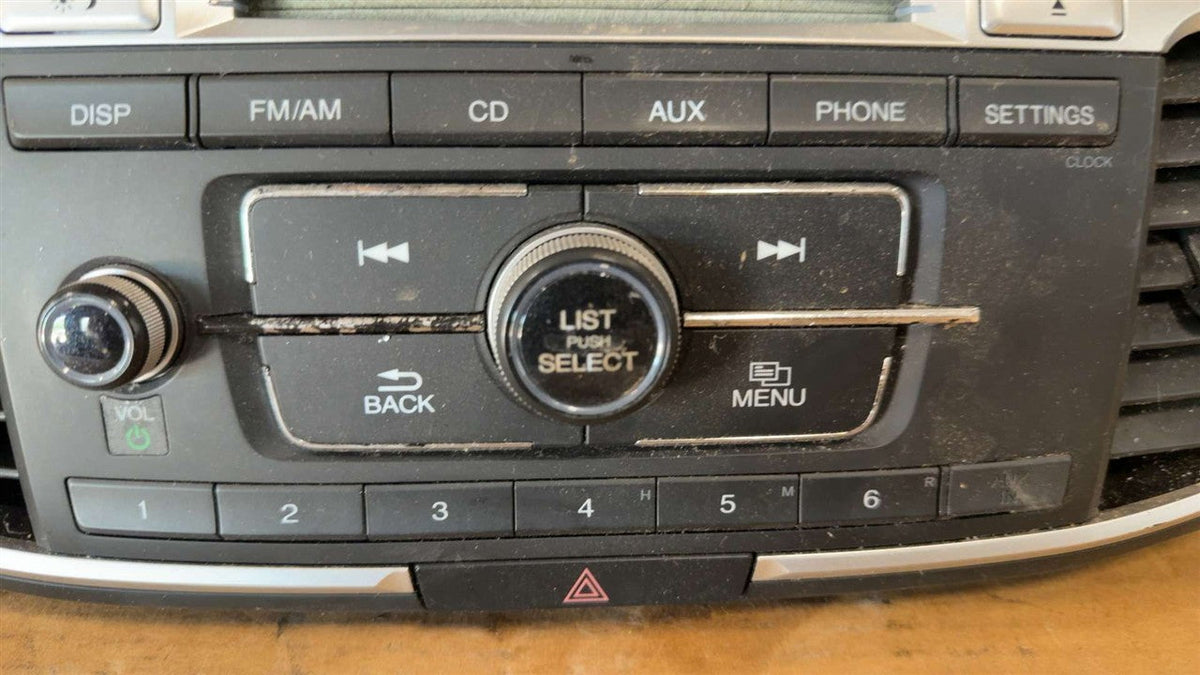 Radio Receiver from a 2014 Honda Accord, photo 3