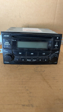 Radio Receiver from a 2005 Kia Spectra, photo 1