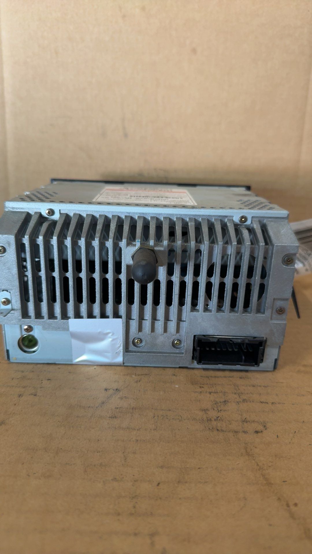 Radio Receiver from a 2005 Kia Spectra, photo 3
