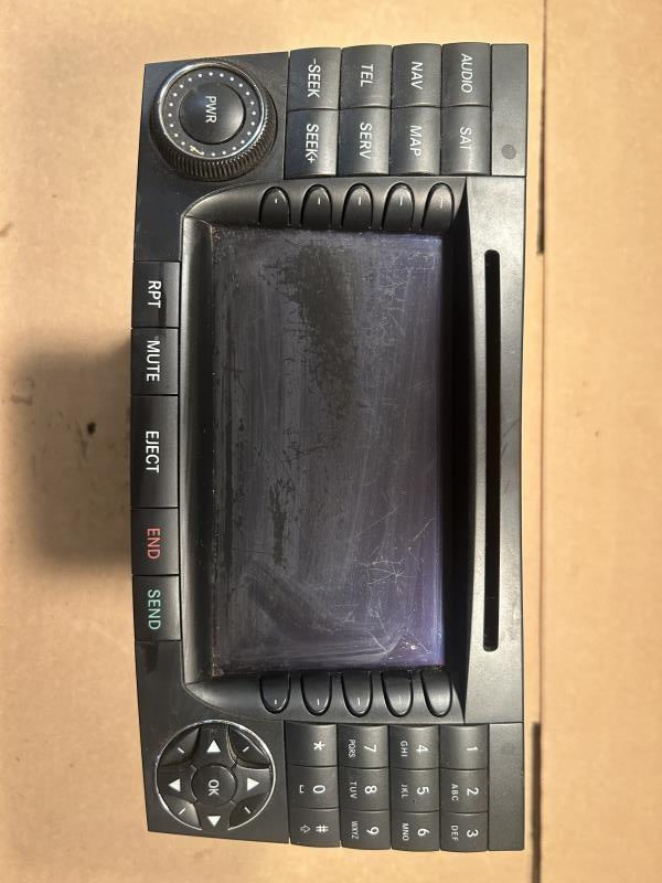 Radio Receiver from a 2007 Mercedes-Benz, photo 2