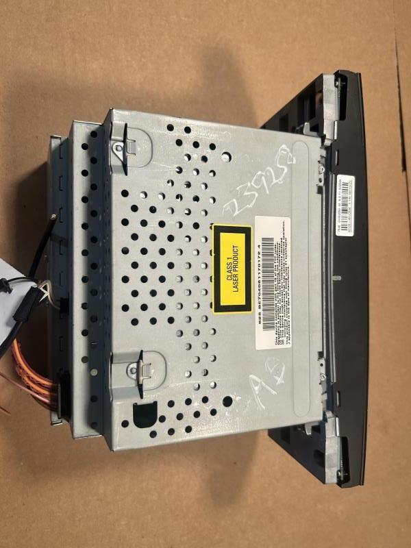 Radio Receiver from a 2007 Mercedes-Benz, photo 3