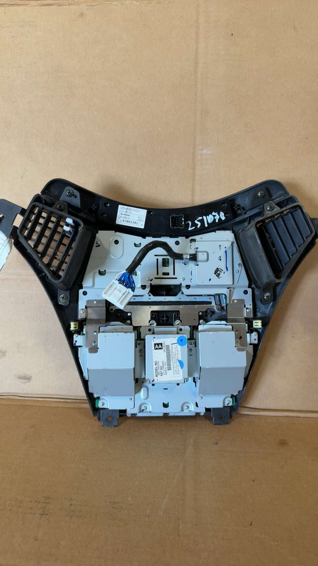 Radio Face Plate from a 2006 Subaru Tribeca, front, photo 3