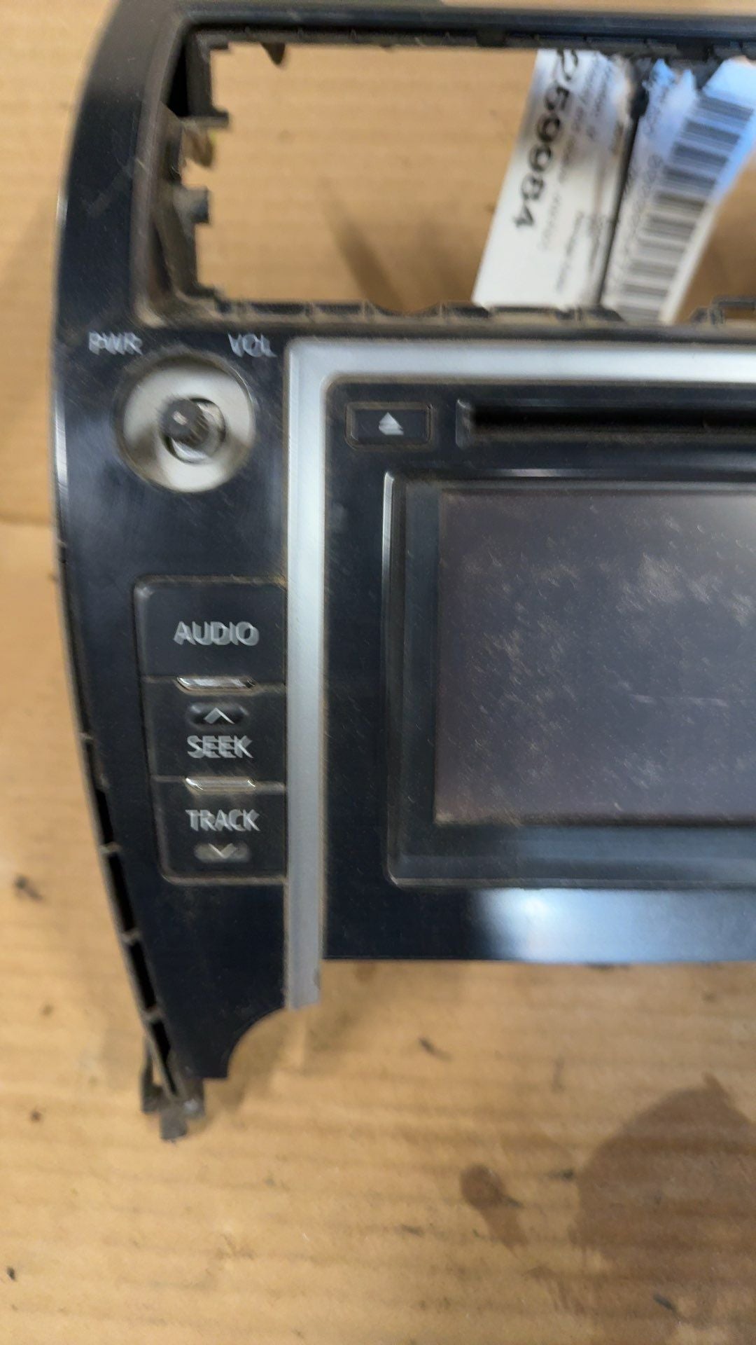 Radio Receiver from a 2013 Toyota Camry, photo 2