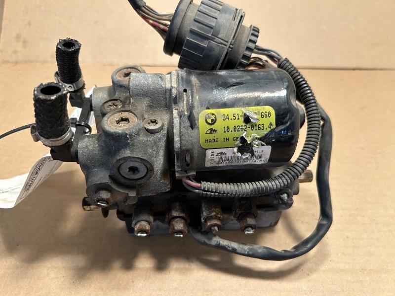 ABS Pump Module from a 1996 BMW 328i, photo 1