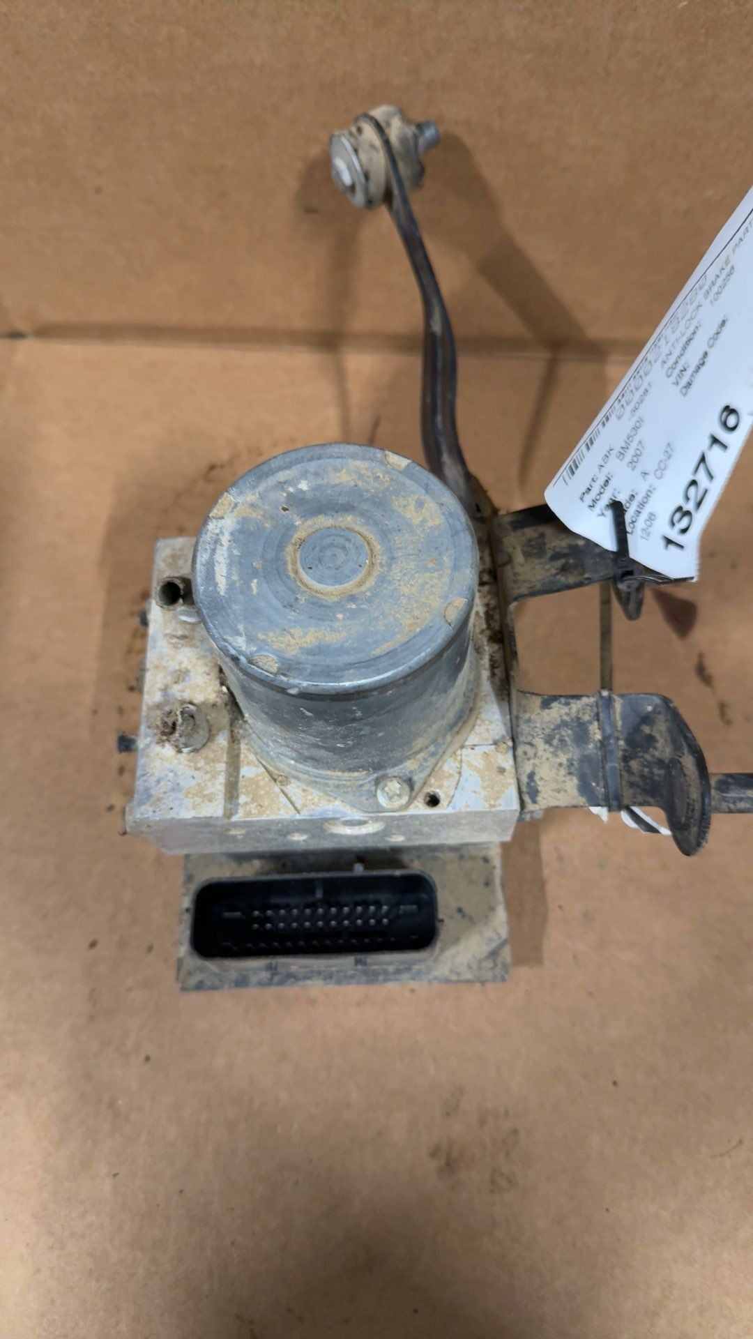 ABS Pump Module from a 2007 BMW, photo 1