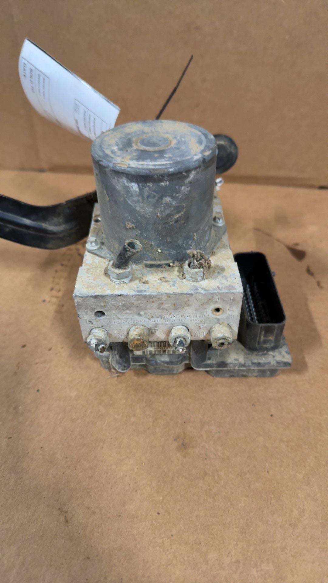 ABS Pump Module from a 2007 BMW, photo 2