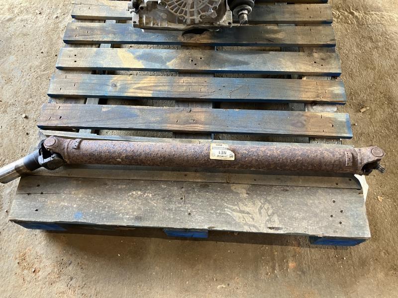 Drive Shaft from a 2004 Chevrolet Trailblazer, rear, photo 1