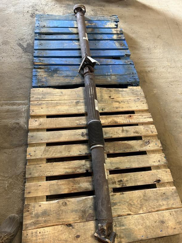Drive Shaft from a 2016 Ram 1500, rear, photo 1
