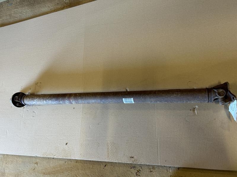 Drive Shaft from a 2005 Ford Expedition, rear, photo 1