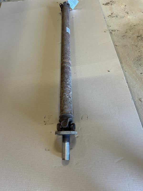 Drive Shaft from a 2005 Ford Expedition, rear, photo 2
