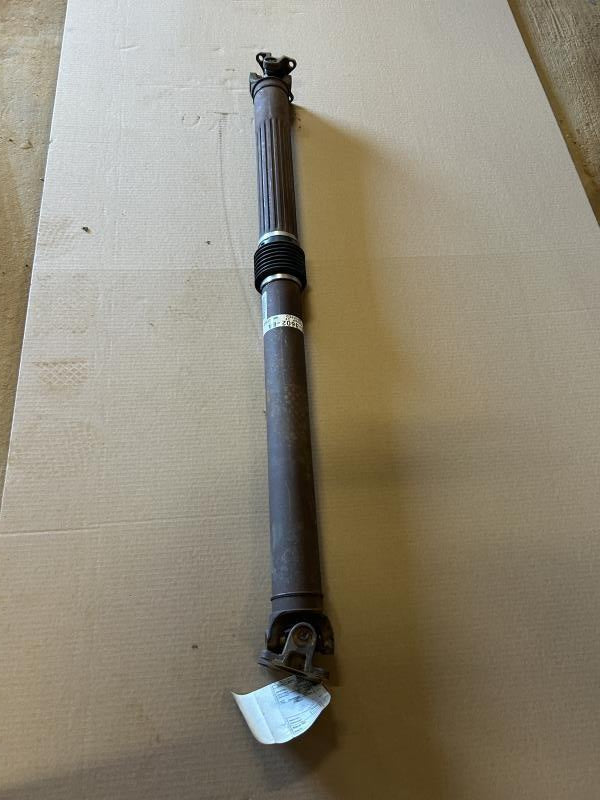 Drive Shaft from a 2006 Ford Mustang, rear, photo 1