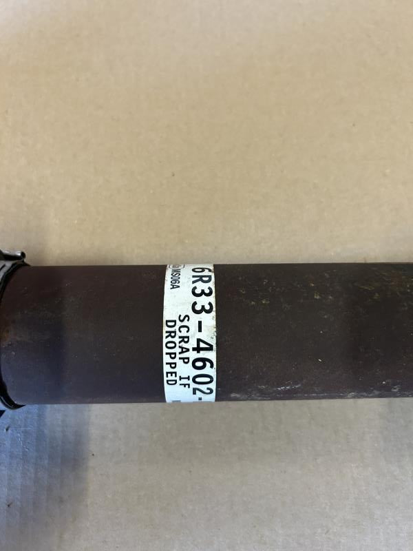 Drive Shaft from a 2006 Ford Mustang, rear, photo 2