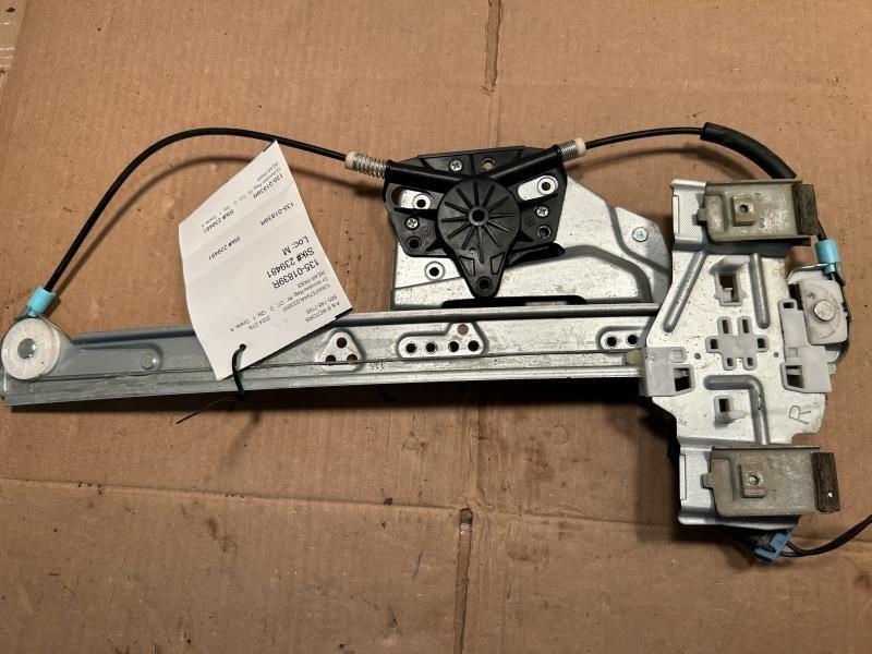 Window Regulator from a 2004 Cadillac DeVille, rear, right side, photo 2