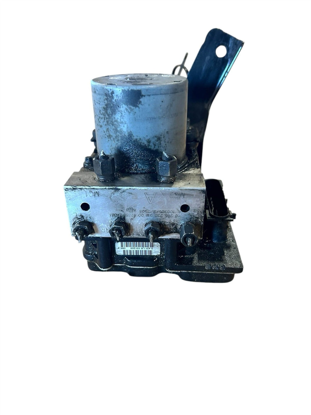 ABS Pump Module from a 2010 Nissan Altima, photo 1