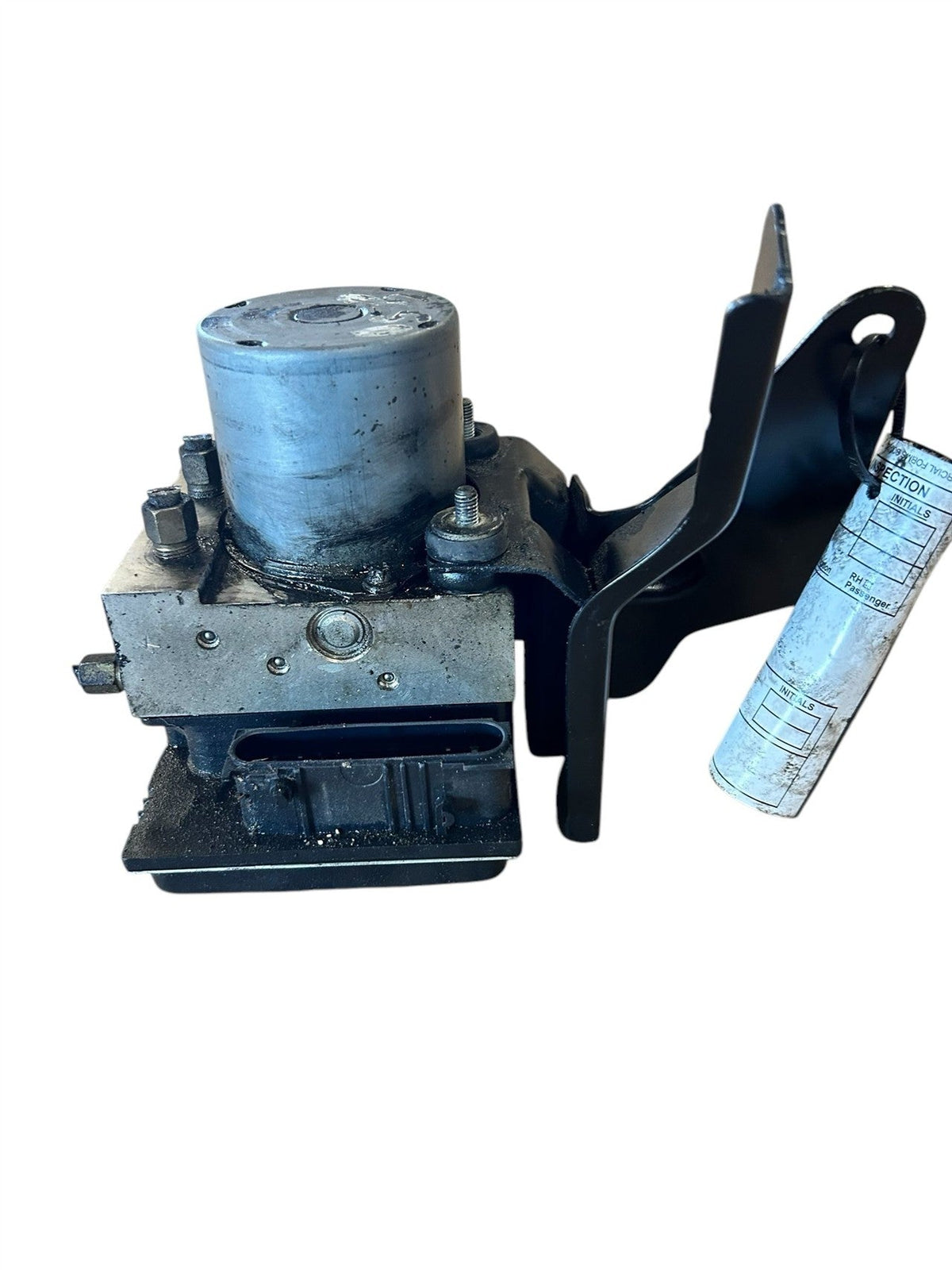 ABS Pump Module from a 2010 Nissan Altima, photo 2