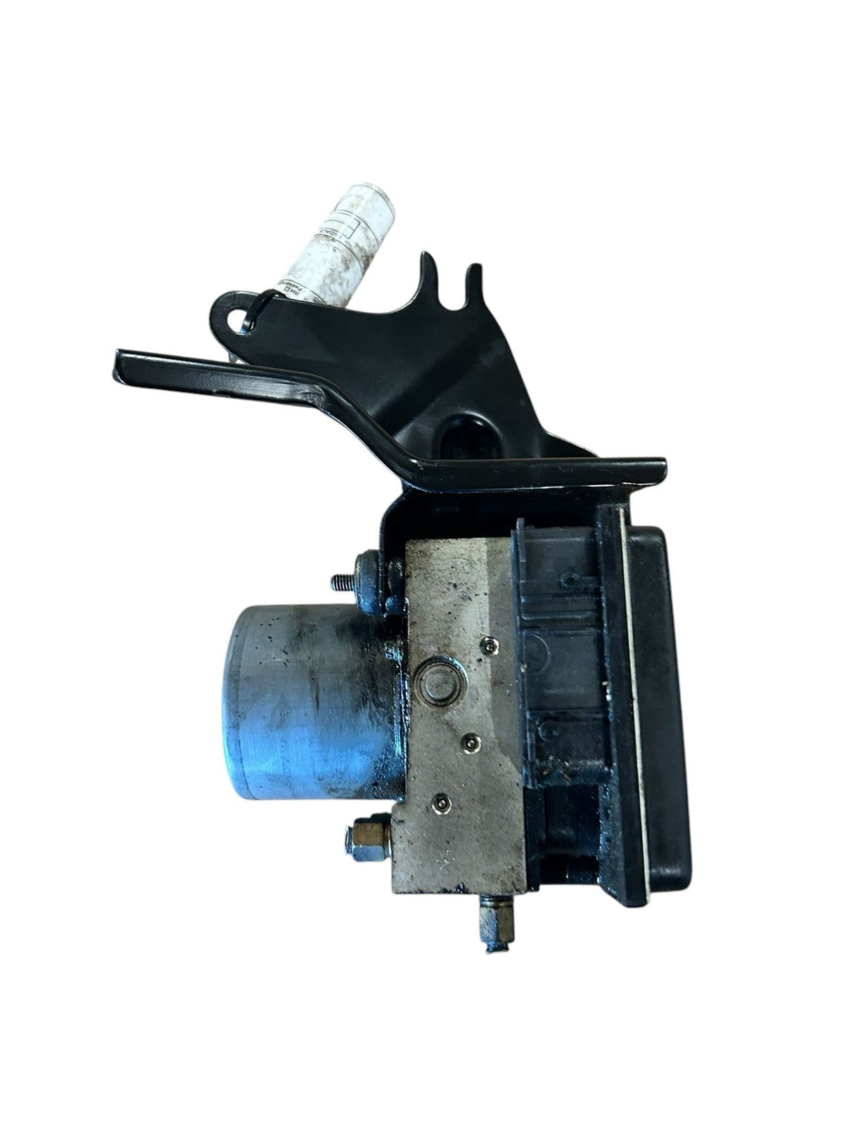 ABS Pump Module from a 2010 Nissan Altima, photo 3