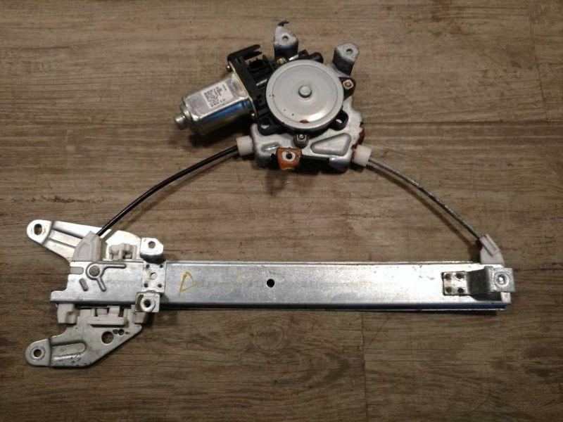 Window Regulator from a 2002 Nissan Altima, rear, left side, photo 1