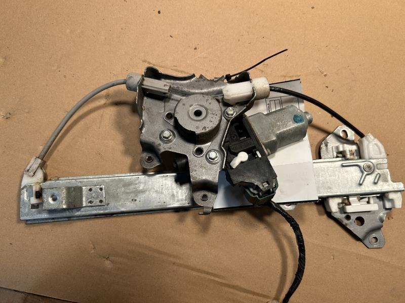 Window Regulator from a 2013 Nissan Maxima, rear, right side, photo 2