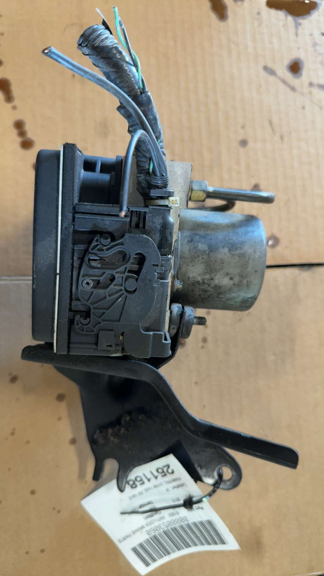 ABS Pump Module from a 2010 Nissan Altima, photo 1