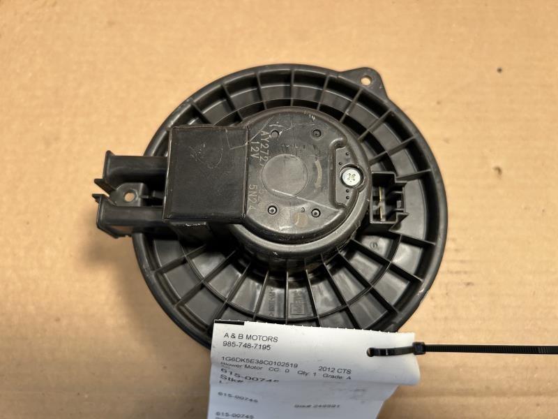 Blower Motor from a 2012 Cadillac CTS, photo 1