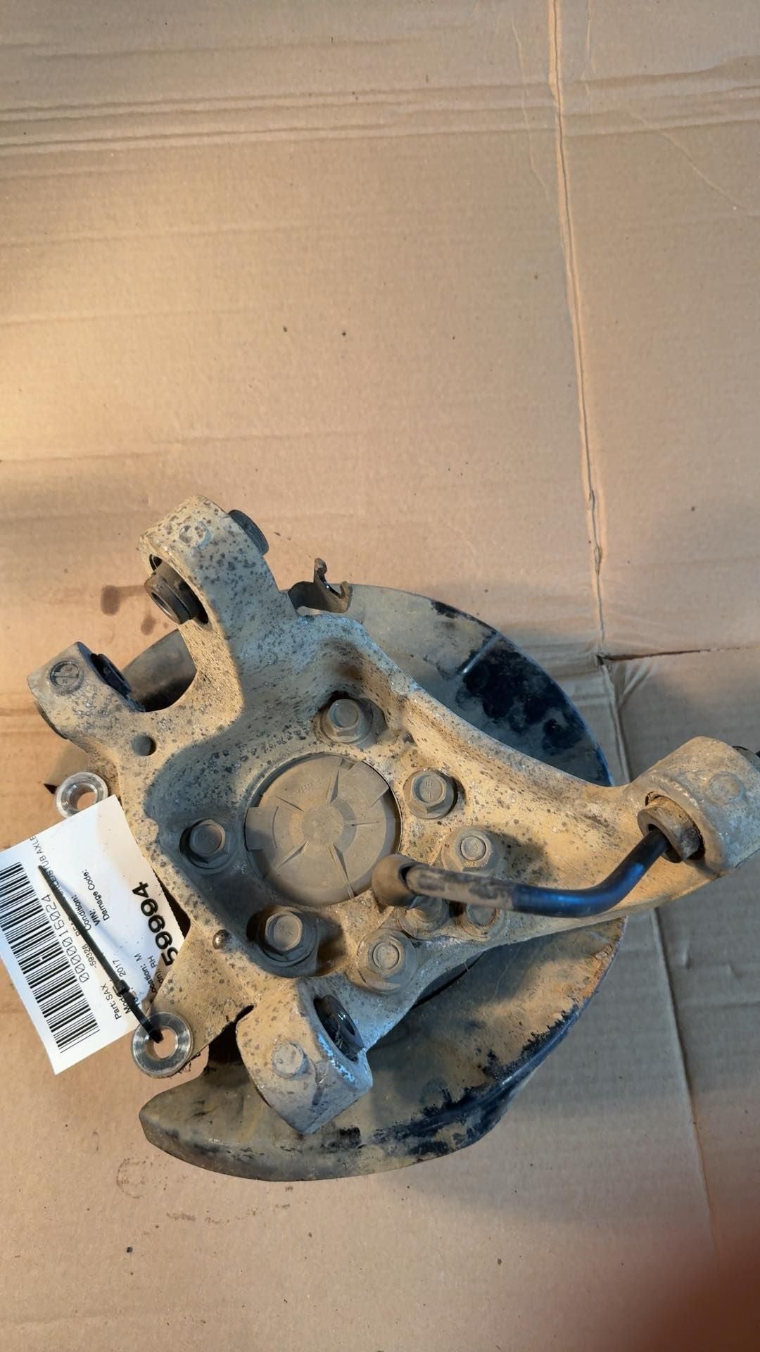 Rear Knuckle from a 2017 Nissan Altima, right side, photo 2