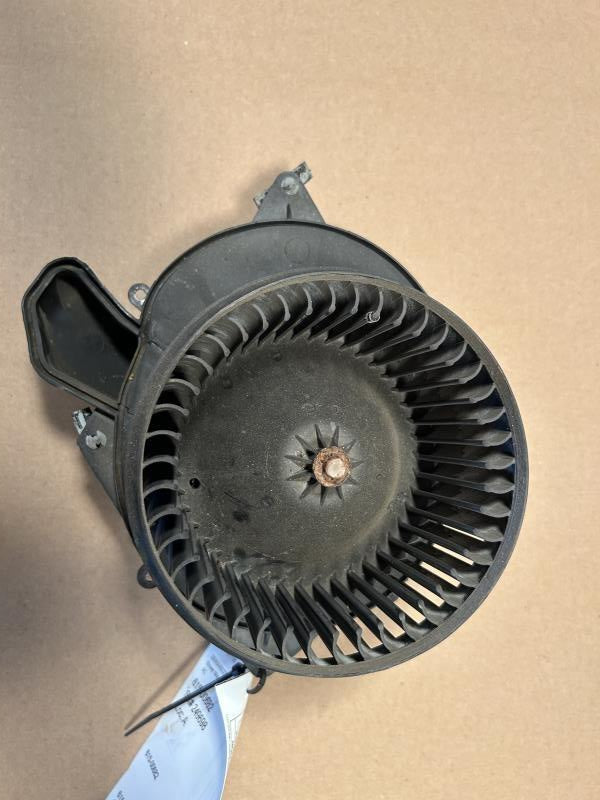 Blower Motor from a 2007 Dodge, photo 1
