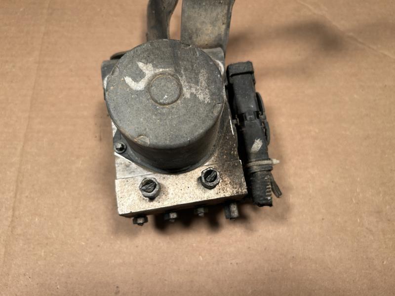 ABS Pump Module from a 2009 Nissan Maxima, photo 1