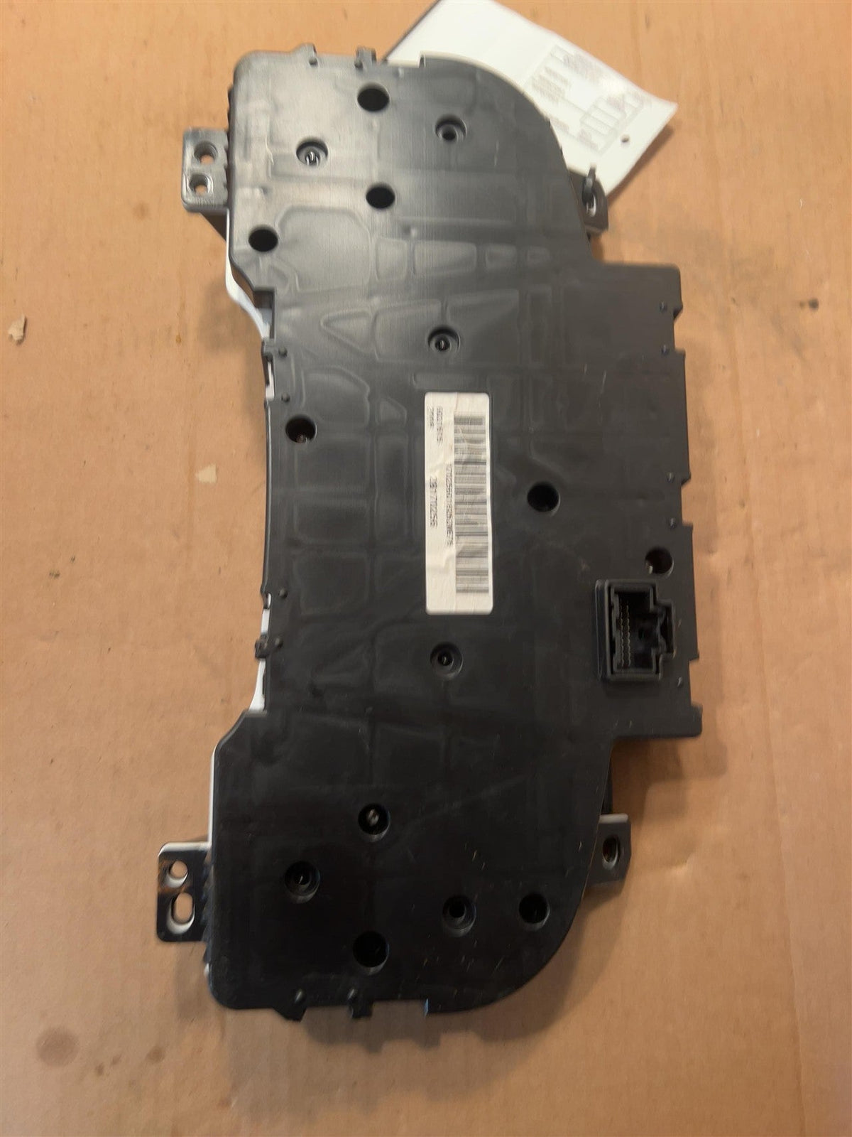 Speedometer Instrument Cluster from a 2009 Chevrolet Silverado 1500, photo 3