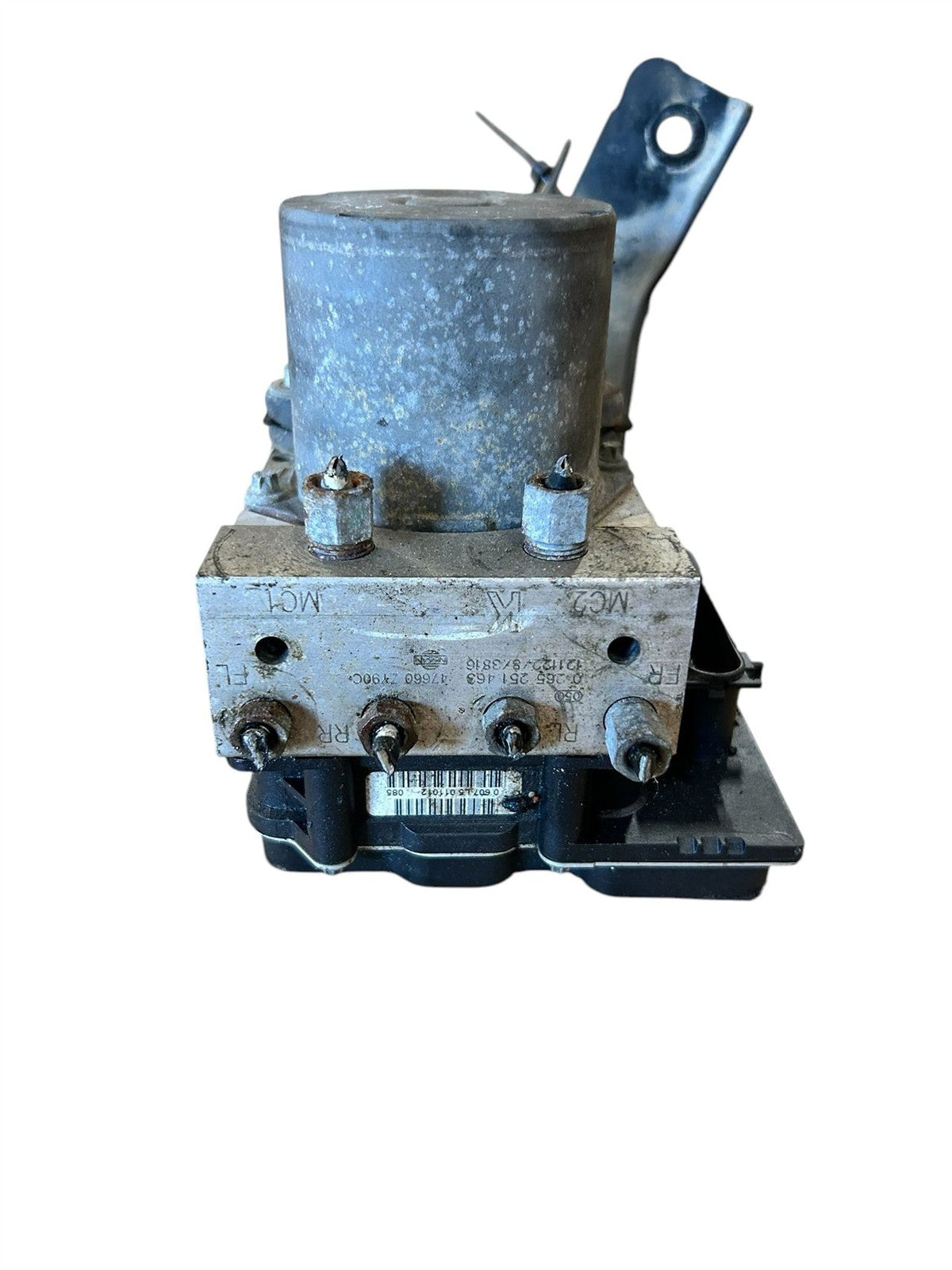 ABS Pump Module from a 2013 Nissan Maxima, photo 3